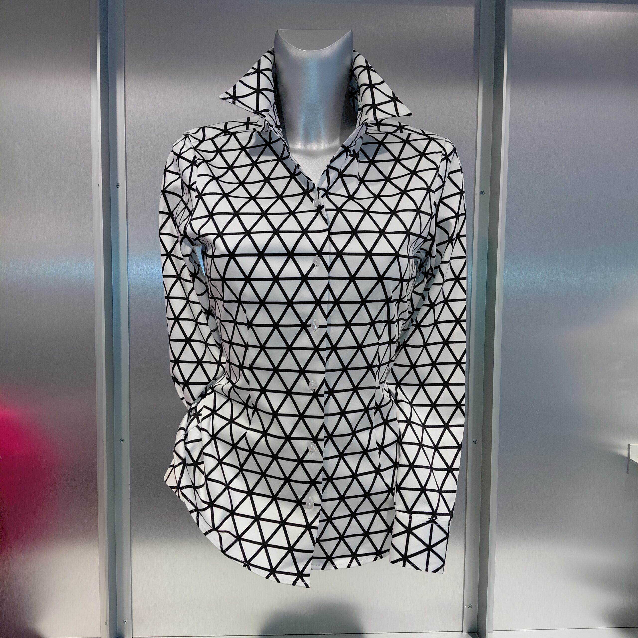 1216 belo črna bluza - slika 3