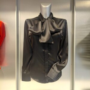 120410 saten bluza s pentljo